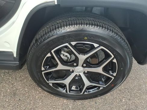 Used 2024 Jeep Compass Limited AWD/4WD image 14