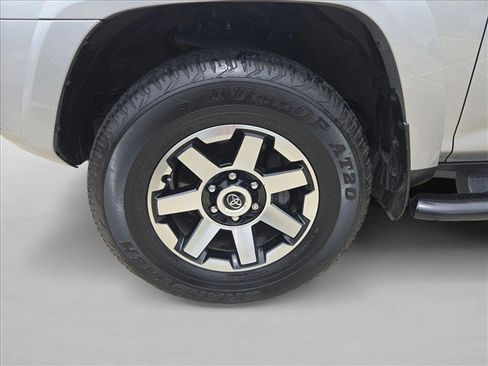 Used 2023 Toyota 4Runner TRD Off-Road AWD/4WD image 23