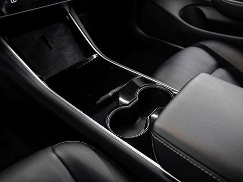 Used 2018 Tesla Model 3 Mid Range image 28