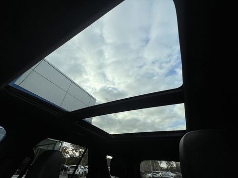 Used 2025 Ford Explorer ST image 10