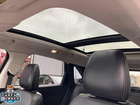 Used 2022 Ford Escape Titanium w/ Titanium Premium Package FWD image 21