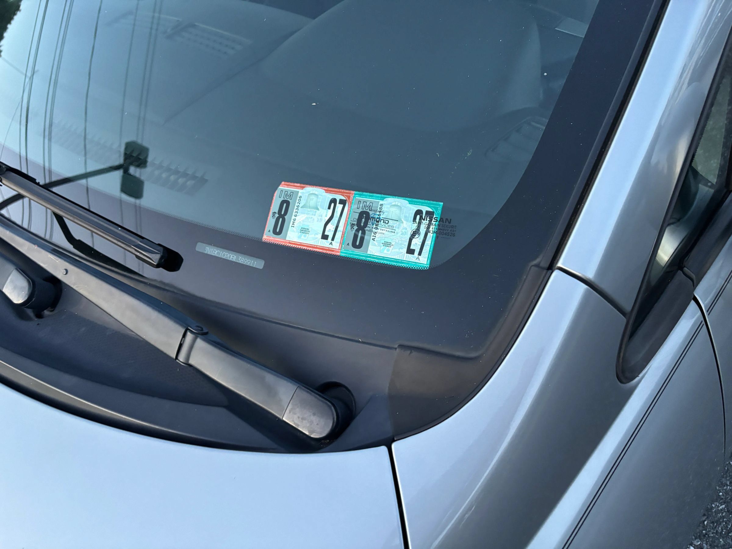 Used 2011 Nissan Versa Hatchback w/ Navigation/Satellite Pkg FWD image 22