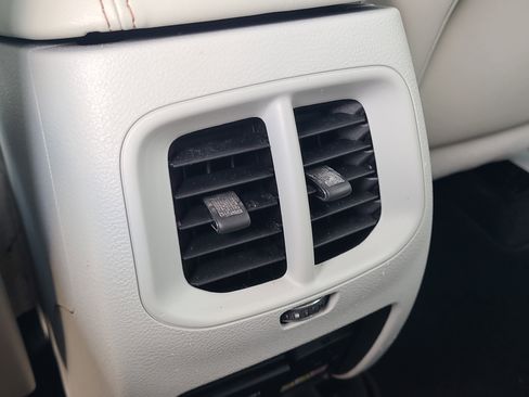 Used 2020 Jeep Cherokee Limited FWD image 14