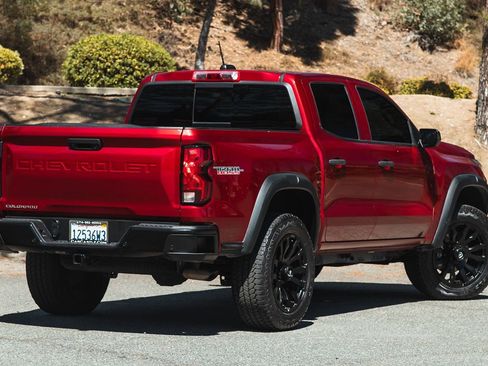 Used 2023 Chevrolet Colorado Trail Boss w/ LPO, Dark Essentials Package image 10