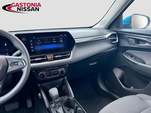 Used 2025 Chevrolet TrailBlazer LT image 30