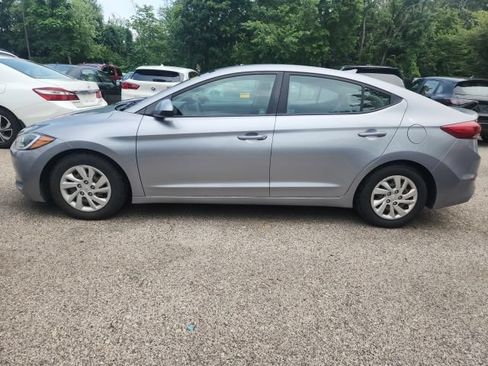 Used 2017 Hyundai Elantra SE FWD image 4