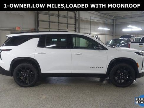 Used 2024 Chevrolet Traverse RS image 8