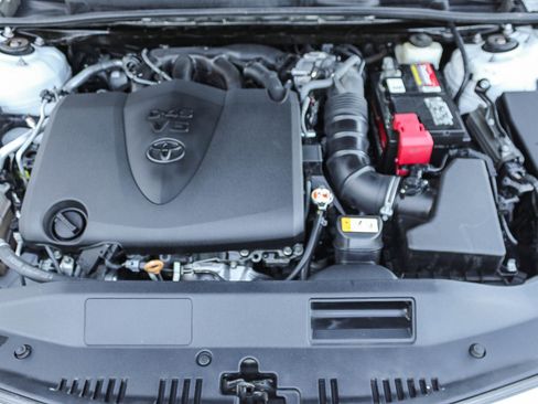 Used 2018 Toyota Camry XSE image 27