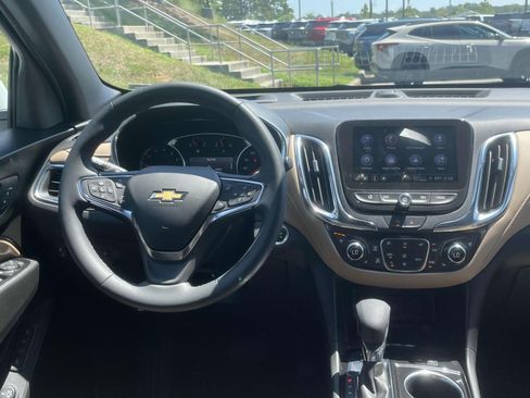 Used 2024 Chevrolet Equinox Premier AWD/4WD image 14