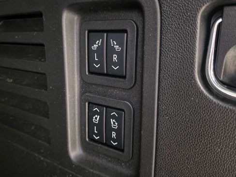 Used 2025 Buick Enclave Avenir w/ Trailering Package, 5000 lbs. AWD/4WD image 28