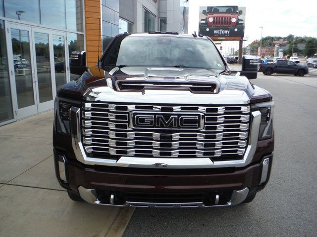 Used 2024 GMC Sierra 3500 Denali AWD/4WD image 15