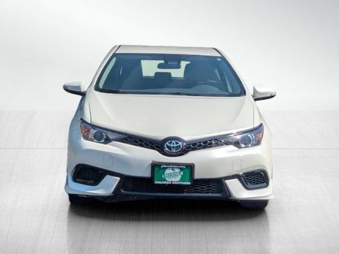Used 2018 Toyota Corolla iM w/ All-Weather Mat Package FWD image 2