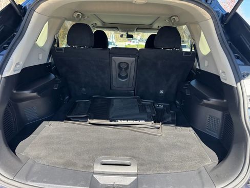 Used 2015 Nissan Rogue SV w/ SV Moonroof Package image 19