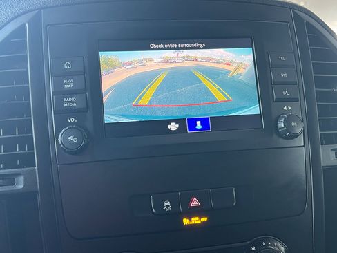 Used 2022 Mercedes-Benz Metris image 27