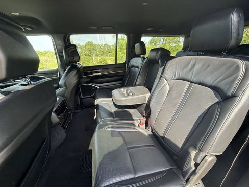Used 2022 Jeep Wagoneer Series II AWD/4WD image 25