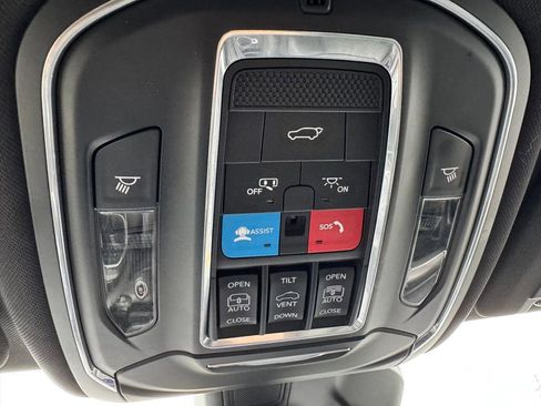 Used 2024 Jeep Grand Cherokee L Limited w/ Luxury Tech Group II AWD/4WD image 29