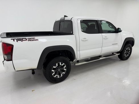 Used 2019 Toyota Tacoma TRD Off-Road image 41