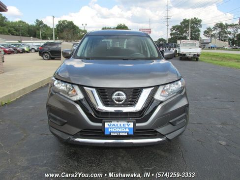 Used 2018 Nissan Rogue S AWD/4WD image 2