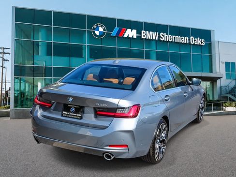 Used 2026 BMW 330i Sedan w/ Convenience Package RWD image 4