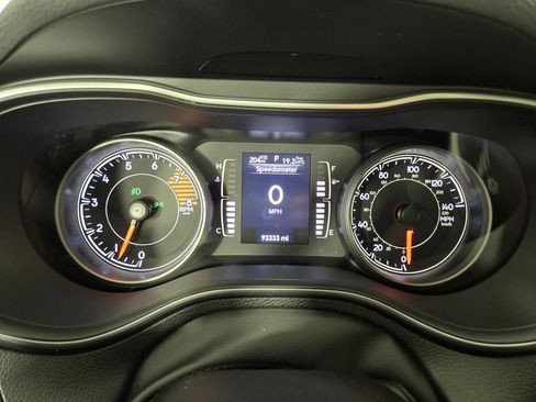 Used 2022 Jeep Cherokee Latitude w/ Sun & Sound Group AWD/4WD image 18
