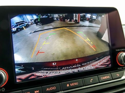 Used 2024 Nissan Altima 2.5 SV image 17