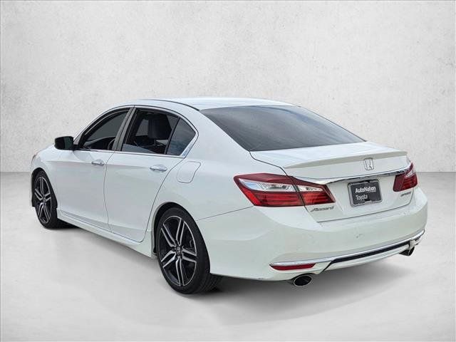 Used 2017 Honda Accord Sport image 7