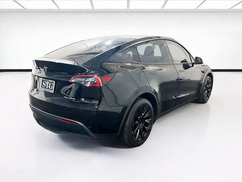 Used 2023 Tesla Model Y Long Range AWD/4WD image 4