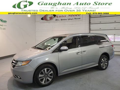 Used 2017 Honda Odyssey Touring image 1