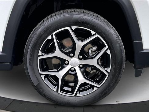 Certified 2024 Jeep Compass Limited image 33