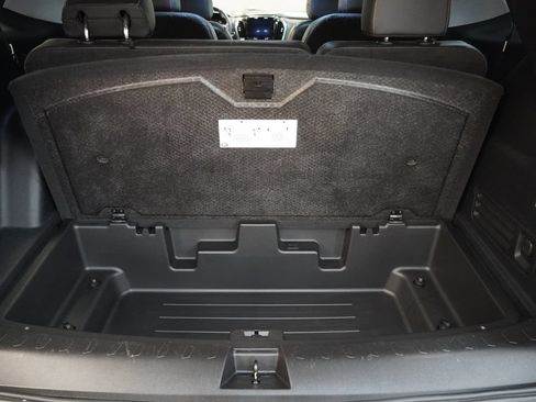 Used 2020 Chevrolet Traverse LT w/ LT Premium Package FWD image 9