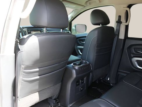 Used 2018 Nissan Titan PRO-4X AWD/4WD image 15