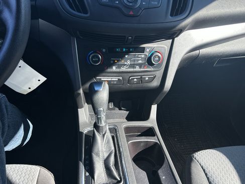 Used 2017 Ford Escape SE w/ SE Cold Weather Package FWD image 12