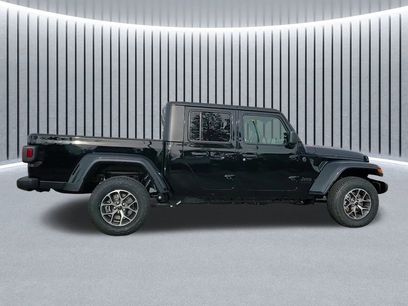 New 2026 Jeep Gladiator Sport