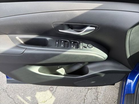 Used 2022 Hyundai Tucson SE w/ Winter Package image 11