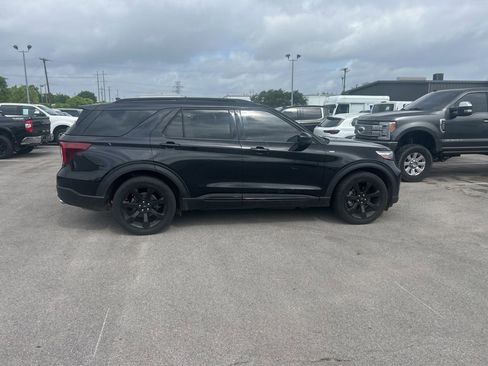 Used 2023 Ford Explorer ST-Line w/ Class IV Trailer Tow Package RWD image 4