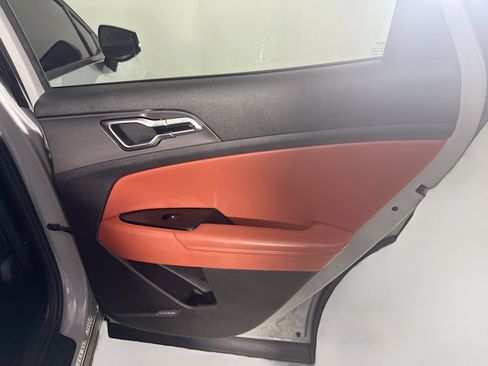 Used 2023 Kia Sportage SX image 28