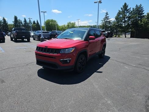 Used 2021 Jeep Compass Latitude AWD/4WD image 3
