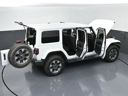 Used 2022 Jeep Wrangler Unlimited Sahara AWD/4WD image 52