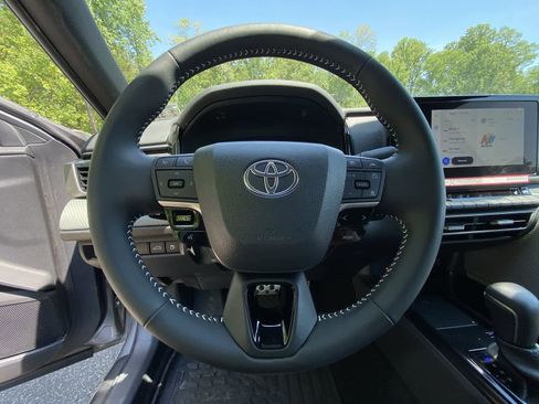 Used 2026 Toyota Camry SE w/ Convenience Package FWD image 28