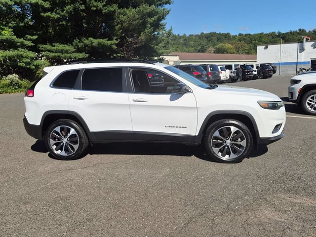Certified 2022 Jeep Cherokee Limited w/ Elite Package AWD/4WD image 4