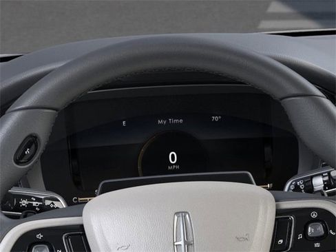 New 2026 Lincoln Corsair Premiere image 13