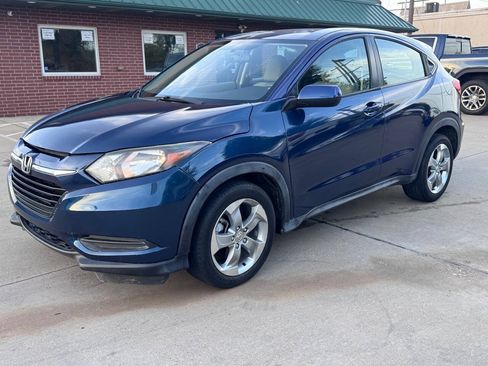 Used 2017 Honda HR-V LX image 1