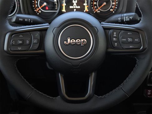 New 2025 Jeep Gladiator Rubicon w/ Convenience Group image 20