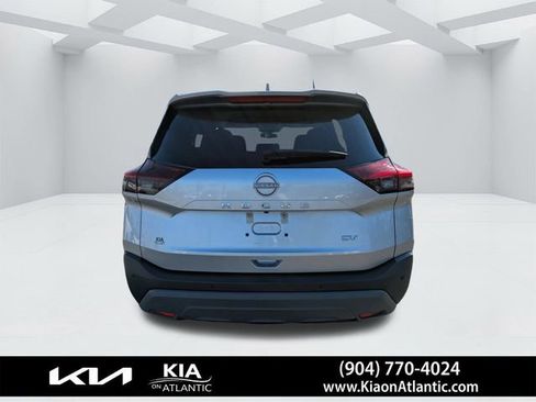 Used 2023 Nissan Rogue SV image 5