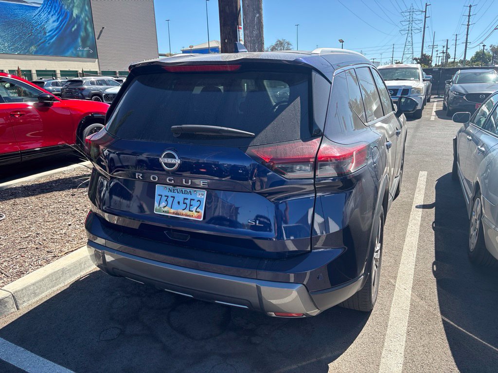 Used 2026 Nissan Rogue SL FWD image 5