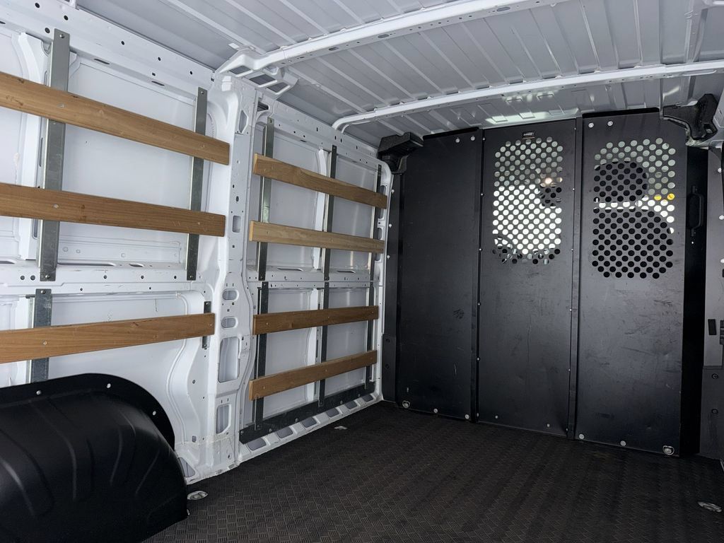 Used 2025 RAM ProMaster 2500 w/ U-Haul Equipment Group FWD image 17