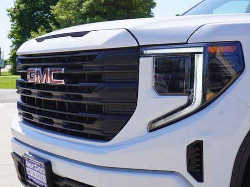 Used 2024 GMC Sierra 1500 Pro w/ Graphite Edition AWD/4WD image 11