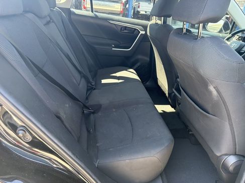 Used 2021 Toyota RAV4 LE FWD image 24