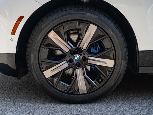 Used 2025 BMW iX xDrive50 AWD/4WD image 13