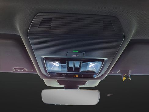 New 2026 Volkswagen Tiguan SE R-Line image 22